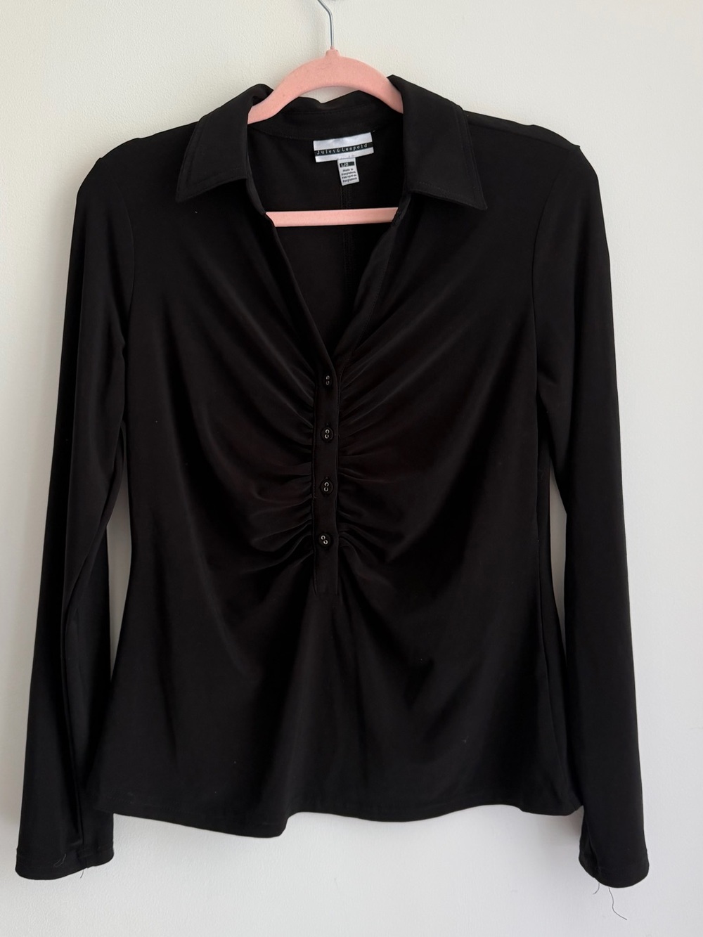 Jules & Leopold Black Ruched Button-Front Collared Top - Picture 2 of 3